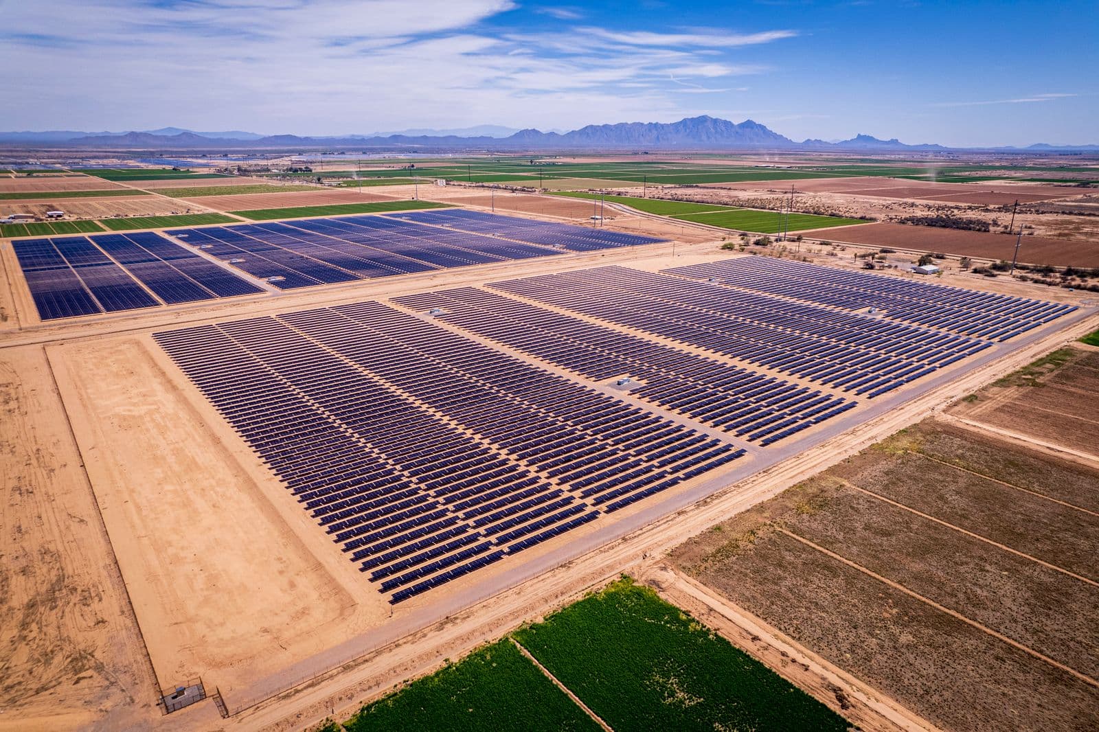Centrale photovoltaïque au sol en zone aride